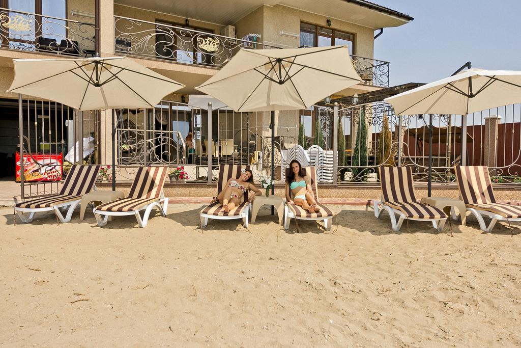 Villa Vi-Ta Zatoka Esterno foto